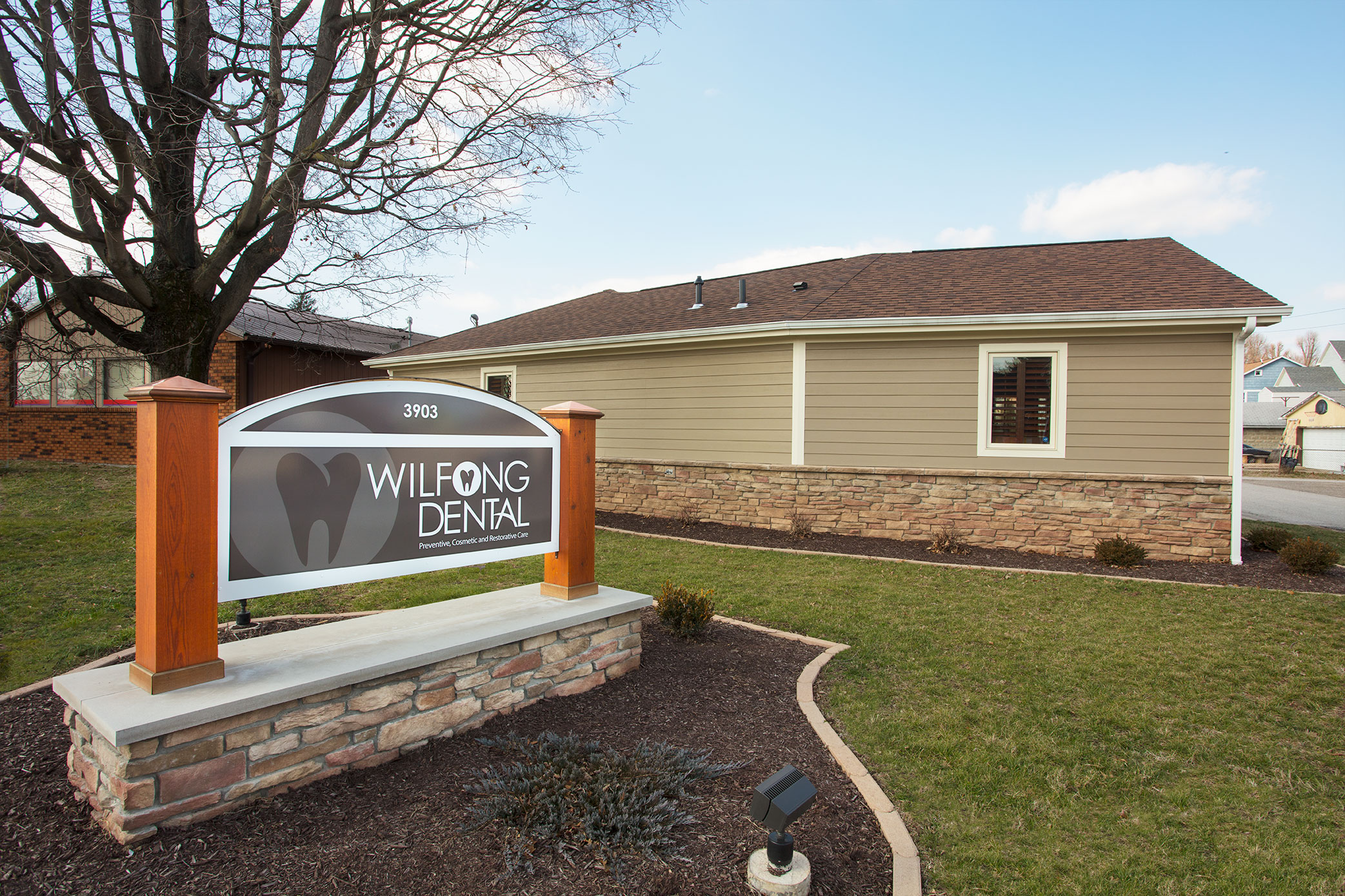 photo of Wilfong Dental office from the street